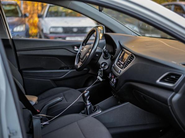 Hyundai Solaris II с пробегом 2018 года, цена 1 077 000 рублей, 153558 км, седан, Автокод Объявления