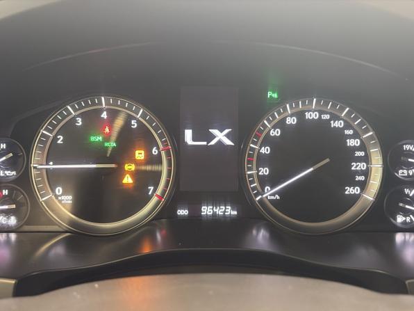 Lexus LX III Рестайлинг 2 с пробегом 2016 года, цена 7 100 000 рублей, 96423 км, внедорожник, Автокод Объявления