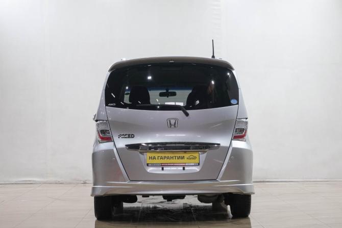 Honda Freed I Рестайлинг с пробегом 2013 года, цена 1 139 000 рублей, 201000 км, компактвэн, Автокод Объявления