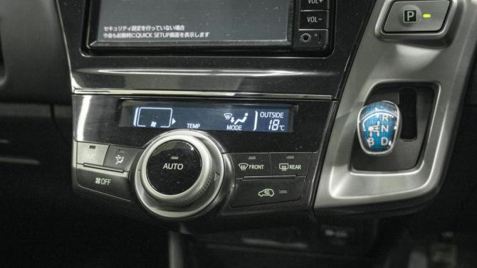 Toyota Prius Alpha I (ZVW40/41) Рестайлинг с пробегом 2018 года, цена 1 499 000 рублей, 173243 км, универсал, Автокод Объявления
