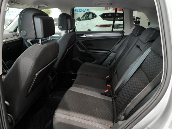 Volkswagen Tiguan II с пробегом 2018 года, цена 2 850 000 рублей, 130817 км, внедорожник, Автокод Объявления