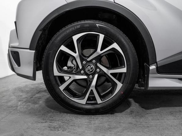 Toyota C-HR I с пробегом 2018 года, цена 2 000 000 рублей, 77355 км, внедорожник, Автокод Объявления