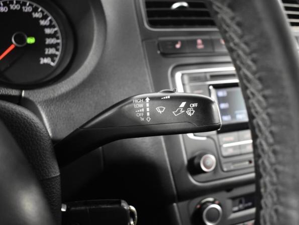 Volkswagen Polo V Рестайлинг с пробегом 2017 года, цена 770 200 рублей, 184725 км, седан, Автокод Объявления