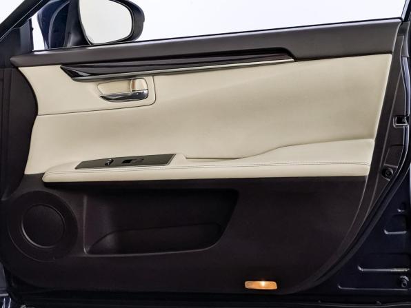 Lexus ES VI Рестайлинг с пробегом 2017 года, цена 2 500 000 рублей, 183749 км, седан, Автокод Объявления