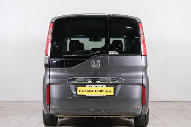 Honda Stepwgn V Рестайлинг с пробегом 2021 года, цена 2 579 000 рублей, 82000 км, минивэн, Автокод Объявления