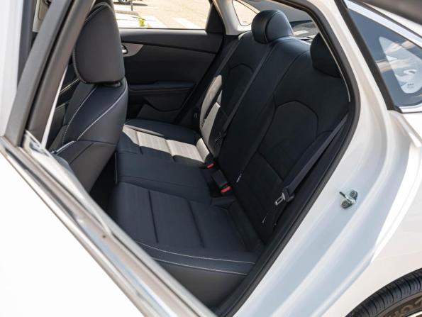 Kia K3 II (China Market) Рестайлинг с пробегом 2026 года, цена 2 505 000 рублей, 128 км, седан, Автокод Объявления