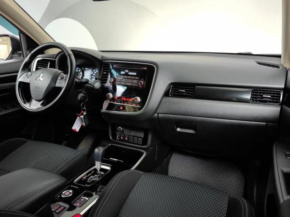 Mitsubishi Outlander III Рестайлинг 3 с пробегом 2021 года, цена 2 449 000 рублей, 92208 км, внедорожник, Автокод Объявления