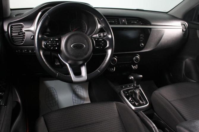 Kia Rio IV Рестайлинг с пробегом 2020 года, цена 1 299 000 рублей, 131000 км, седан, Автокод Объявления
