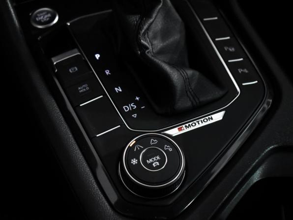 Volkswagen Tiguan II с пробегом 2018 года, цена 2 850 000 рублей, 73198 км, внедорожник, Автокод Объявления