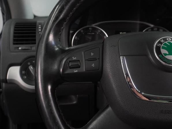 Skoda Octavia II (A5) Рестайлинг с пробегом 2011 года, цена 1 484 000 рублей, 148314 км, лифтбек, Автокод Объявления