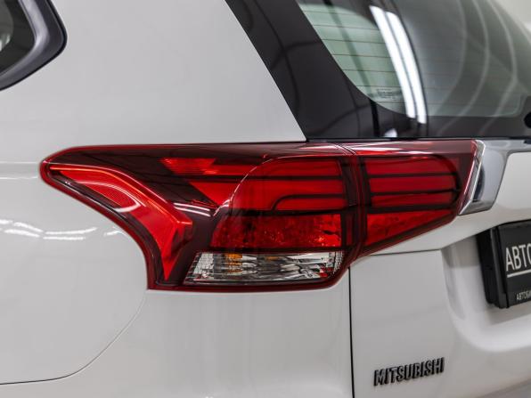 Mitsubishi Outlander III Рестайлинг 3 с пробегом 2019 года, цена 1 998 000 рублей, 150320 км, внедорожник, Автокод Объявления