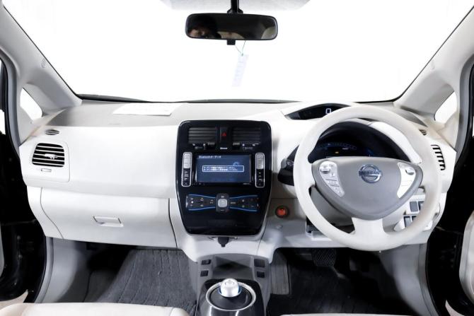 Nissan Leaf I (ZE0/AZE0) с пробегом 2012 года, цена 499 000 рублей, 65500 км, хэтчбек, Автокод Объявления