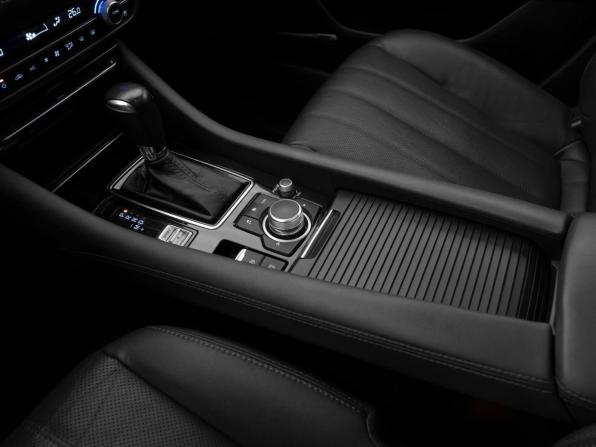 Mazda 6 III (GJ) Рестайлинг 2 с пробегом 2021 года, цена 2 960 000 рублей, 60341 км, седан, Автокод Объявления