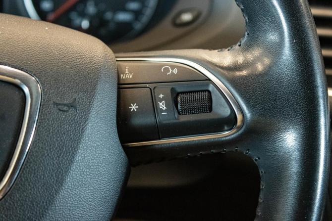 Audi Q3 I (8U) Рестайлинг с пробегом 2015 года, цена 1 899 000 рублей, 151210 км, внедорожник, Автокод Объявления