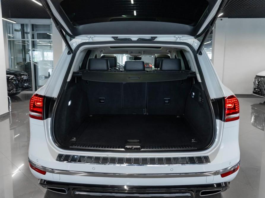 Volkswagen Touareg II Рестайлинг Москва  - изображение 29
