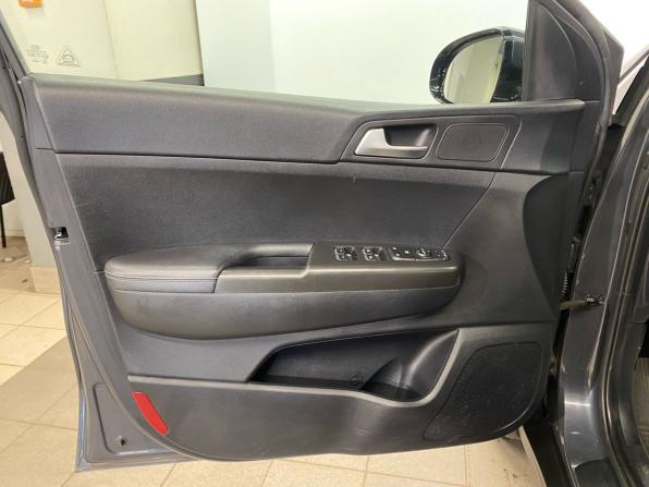 Kia Sportage IV Рестайлинг с пробегом 2018 года, цена 1 828 000 рублей, 161000 км, внедорожник, Автокод Объявления