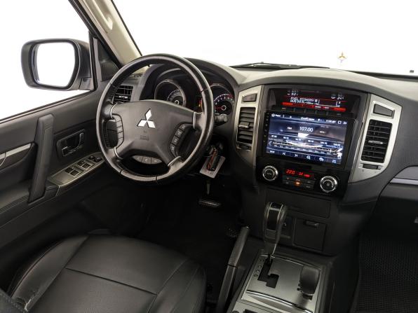 Mitsubishi Pajero IV Рестайлинг 2 с пробегом 2021 года, цена 4 440 000 рублей, 30244 км, внедорожник, Автокод Объявления
