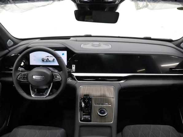 Geely Monjaro I Рестайлинг с пробегом 2025 года, цена 4 025 000 рублей, 36 км, внедорожник, Автокод Объявления