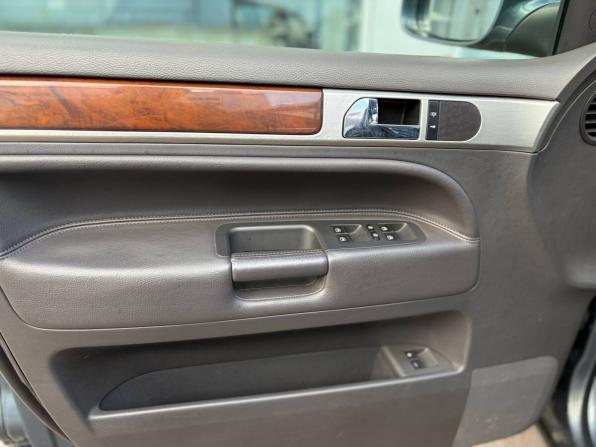 Volkswagen Touareg I Рестайлинг с пробегом 2006 года, цена 965 000 рублей, 286987 км, внедорожник, Автокод Объявления