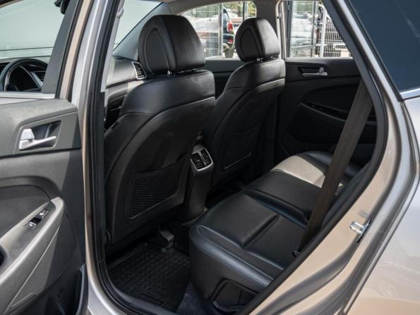 Hyundai Tucson III с пробегом 2016 года, цена 1 800 000 рублей, 131510 км, внедорожник, Автокод Объявления