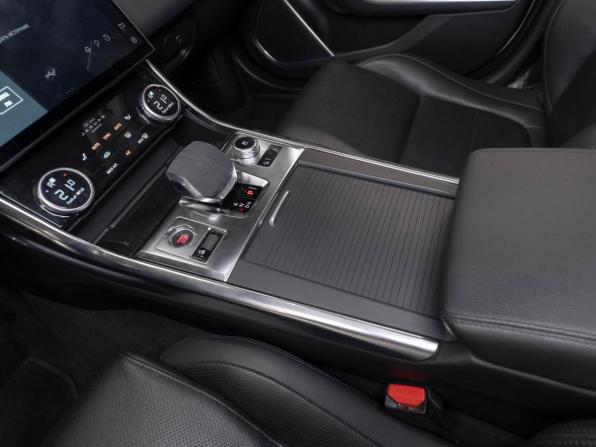 Jaguar XF II Рестайлинг с пробегом 2021 года, цена 4 500 000 рублей, 38223 км, седан, Автокод Объявления