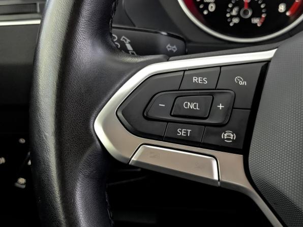 Volkswagen Tiguan II Рестайлинг с пробегом 2021 года, цена 2 640 000 рублей, 59202 км, внедорожник, Автокод Объявления