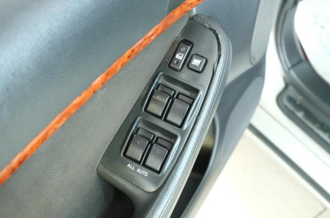 Toyota Avensis II с пробегом 2004 года, цена 749 000 рублей, 301000 км, седан, Автокод Объявления