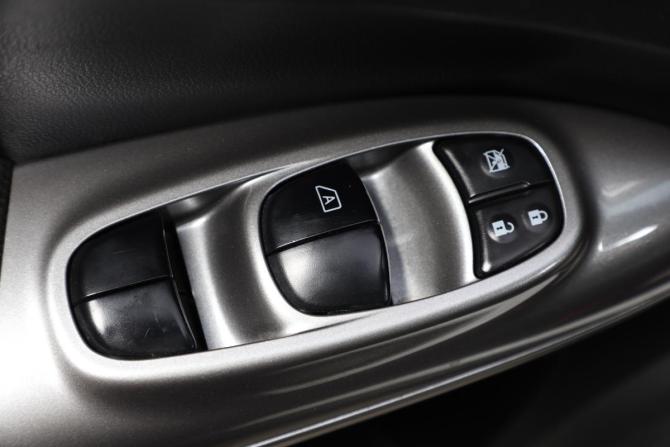 Nissan Juke I с пробегом 2014 года, цена 1 099 000 рублей, 108550 км, внедорожник, Автокод Объявления