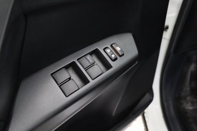 Toyota RAV4 IV (XA40) Рестайлинг с пробегом 2016 года, цена 2 289 990 рублей, 93285 км, внедорожник, Автокод Объявления