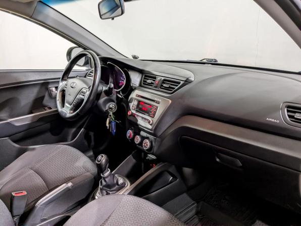 Kia Rio III Рестайлинг с пробегом 2016 года, цена 1 030 000 рублей, 98870 км, седан, Автокод Объявления