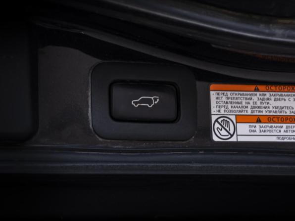 Lexus LX III Рестайлинг 2 с пробегом 2017 года, цена 5 869 000 рублей, 180000 км, внедорожник, Автокод Объявления