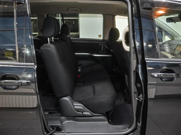 Toyota ISis I Рестайлинг с пробегом 2012 года, цена 1 479 000 рублей, 169017 км, минивэн, Автокод Объявления