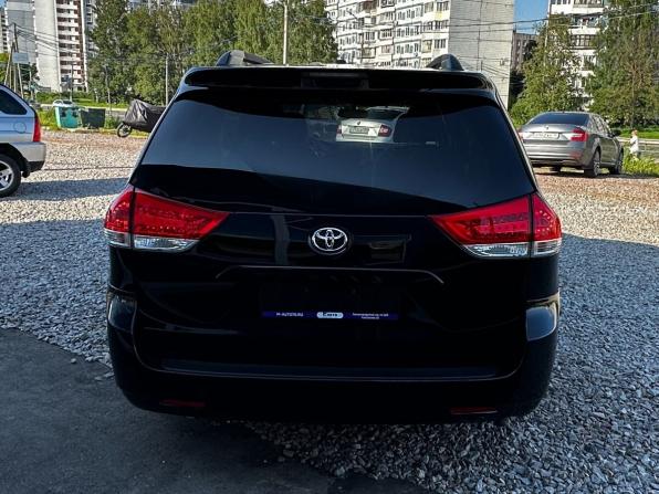 Toyota Sienna III с пробегом 2010 года, цена 2 050 000 рублей, 228619 км, минивэн, Автокод Объявления