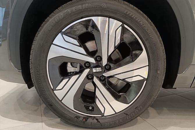 Новый Geely EX5 2025 года, цена 4 124 990 рублей, внедорожник, Автокод Объявления