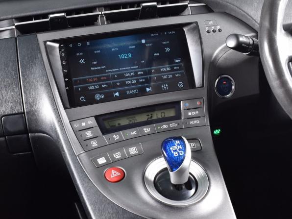Toyota Prius III Рестайлинг (XW30) с пробегом 2014 года, цена 999 999 рублей, 117300 км, лифтбек, Автокод Объявления