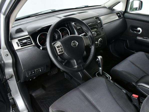 Nissan Tiida I Рестайлинг с пробегом 2010 года, цена 747 000 рублей, 182027 км, хэтчбек, Автокод Объявления