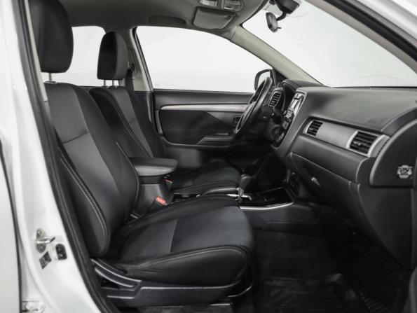 Mitsubishi Outlander III Рестайлинг 2 с пробегом 2017 года, цена 1 799 000 рублей, 151945 км, внедорожник, Автокод Объявления