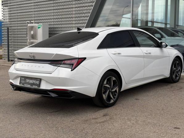 Hyundai Elantra VII (CN7) с пробегом 2022 года, цена 1 999 000 рублей, 90000 км, седан, Автокод Объявления