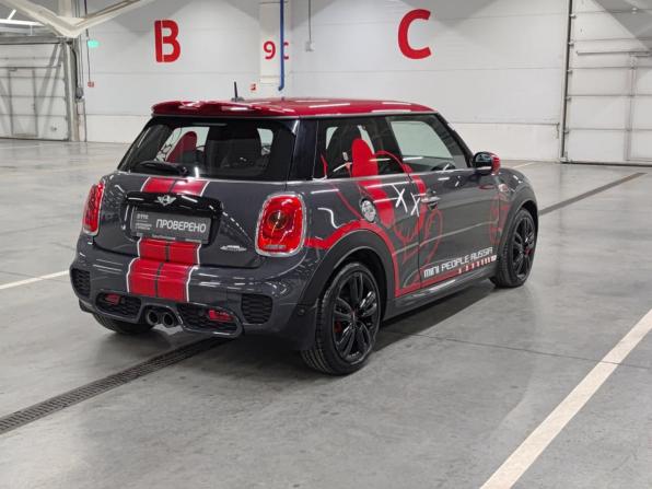 Mini Hatch III (F55/F56) Рестайлинг с пробегом 2018 года, цена 2 740 000 рублей, 94651 км, хэтчбек, Автокод Объявления