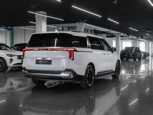 Kia Carnival IV Рестайлинг с пробегом 2025 года, цена 5 600 000 рублей, 9950 км, минивэн, Автокод Объявления