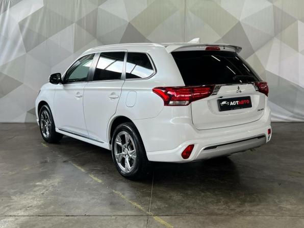 Mitsubishi Outlander III Рестайлинг 3 с пробегом 2022 года, цена 2 500 000 рублей, 59257 км, внедорожник, Автокод Объявления