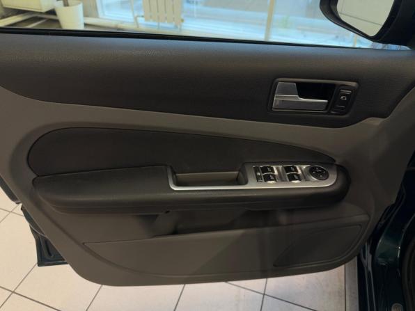 Ford Focus II Рестайлинг с пробегом 2008 года, цена 599 000 рублей, 227000 км, седан, Автокод Объявления