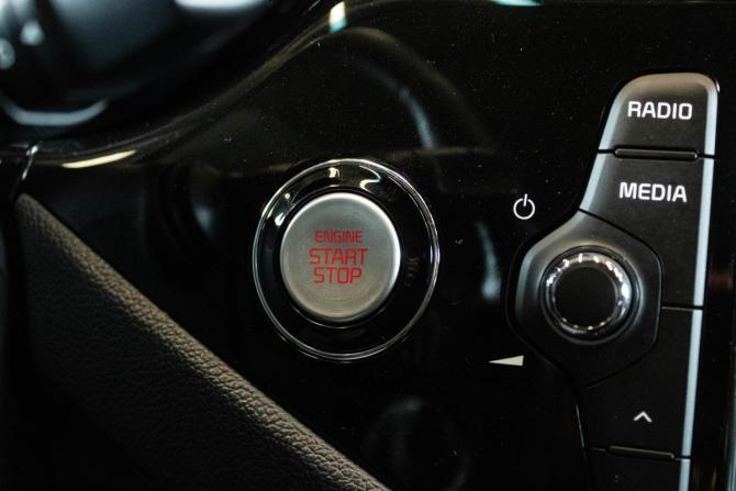 Kia Ceed II Рестайлинг с пробегом 2018 года, цена 1 339 000 рублей, 131430 км, универсал, Автокод Объявления