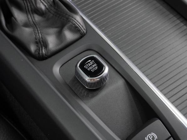 Volvo XC60 II с пробегом 2018 года, цена 3 949 000 рублей, 45225 км, внедорожник, Автокод Объявления