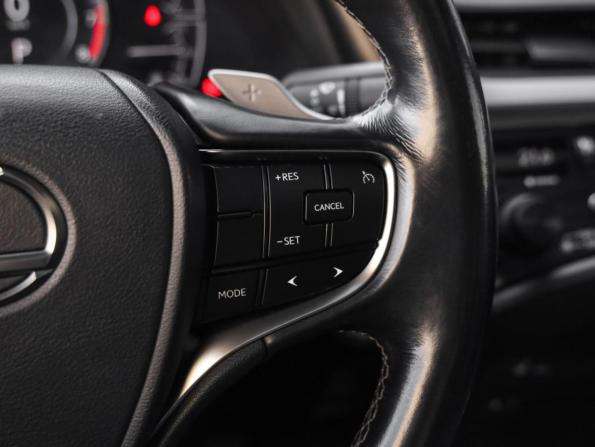 Lexus ES VII с пробегом 2019 года, цена 3 349 000 рублей, 151345 км, седан, Автокод Объявления
