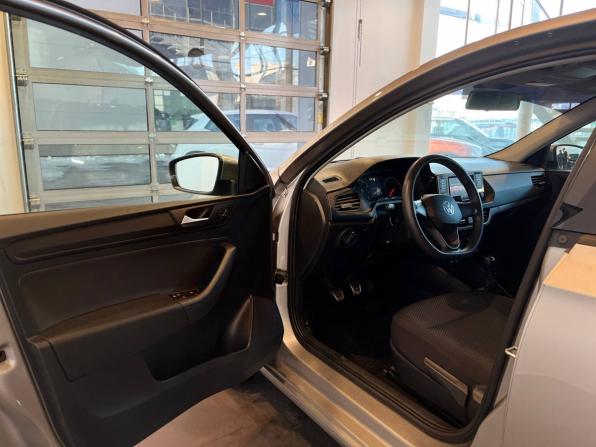 Volkswagen Polo VI с пробегом 2021 года, цена 1 329 000 рублей, 110800 км, лифтбек, Автокод Объявления