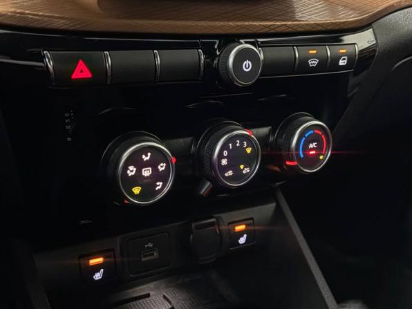 Lada (ВАЗ) Vesta I Рестайлинг (NG) с пробегом 2024 года, цена 1 664 000 рублей, 35896 км, универсал, Автокод Объявления