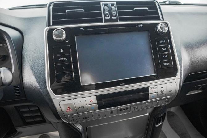 Toyota Land Cruiser Prado 150 Series Рестайлинг 2 с пробегом 2018 года, цена 4 799 000 рублей, 117000 км, внедорожник, Автокод Объявления