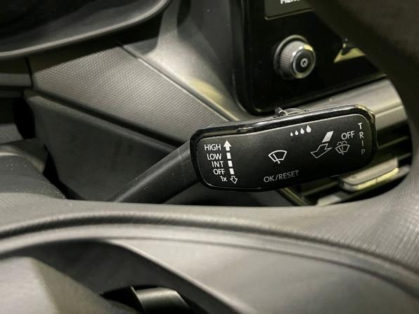 Skoda Rapid II с пробегом 2021 года, цена 1 399 000 рублей, 51410 км, лифтбек, Автокод Объявления