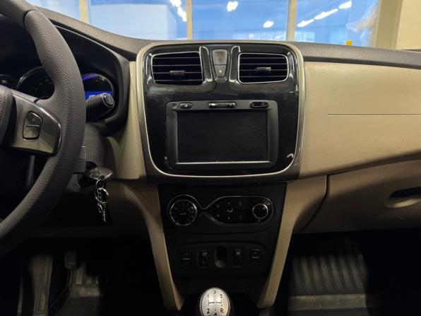 Renault Logan II с пробегом 2014 года, цена 720 000 рублей, 138518 км, седан, Автокод Объявления